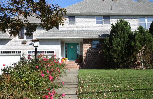 565 Sconticut Neck Road Fairhaven, MA 02719 - Photo 2 of 27 Gallery Image 2