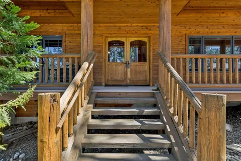 $980,000 | 1932 Apache Avenue, South Lake Tahoe, CA 96150