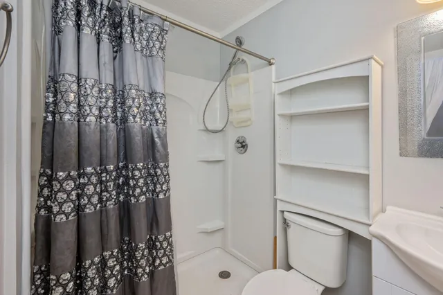 $229,900 | 205 Florence Drive, DeFuniak Springs, FL 32433