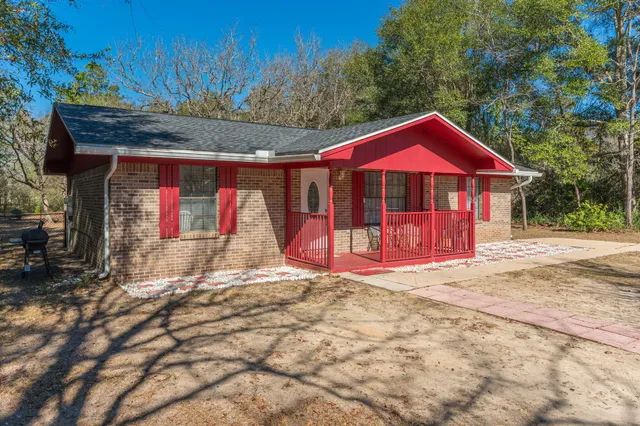 $229,900 | 205 Florence Drive, DeFuniak Springs, FL 32433