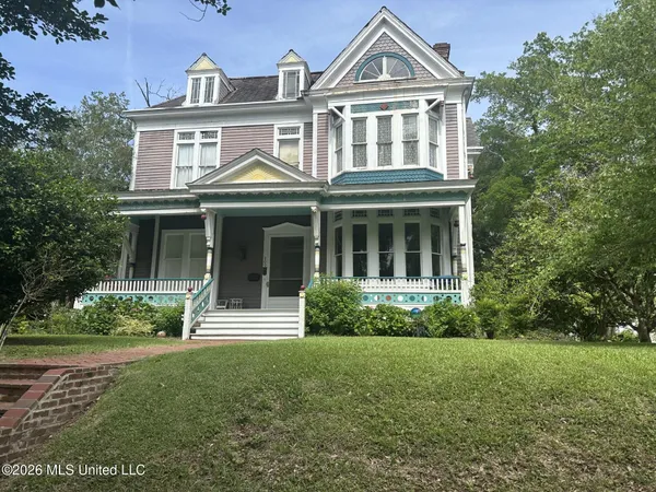 $339,000 | 200 St Charles Avenue, Natchez, MS 39120
