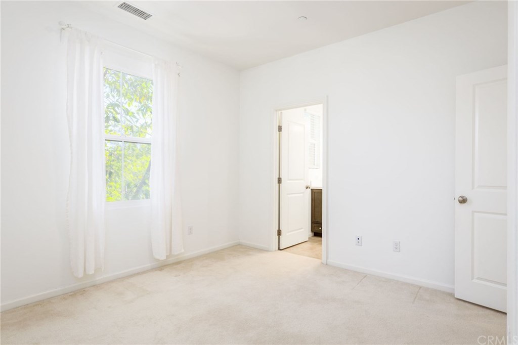 101 Hayseed Irvine, CA 92602 - Photo 14 of 17