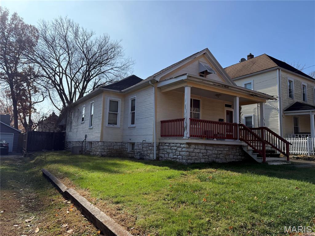 723 Linden Street Alton, IL 62002 - Photo 2 of 4