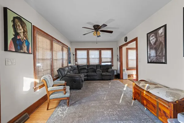 $140,000 | 4202 10th Avenue, Moline, IL 61265
