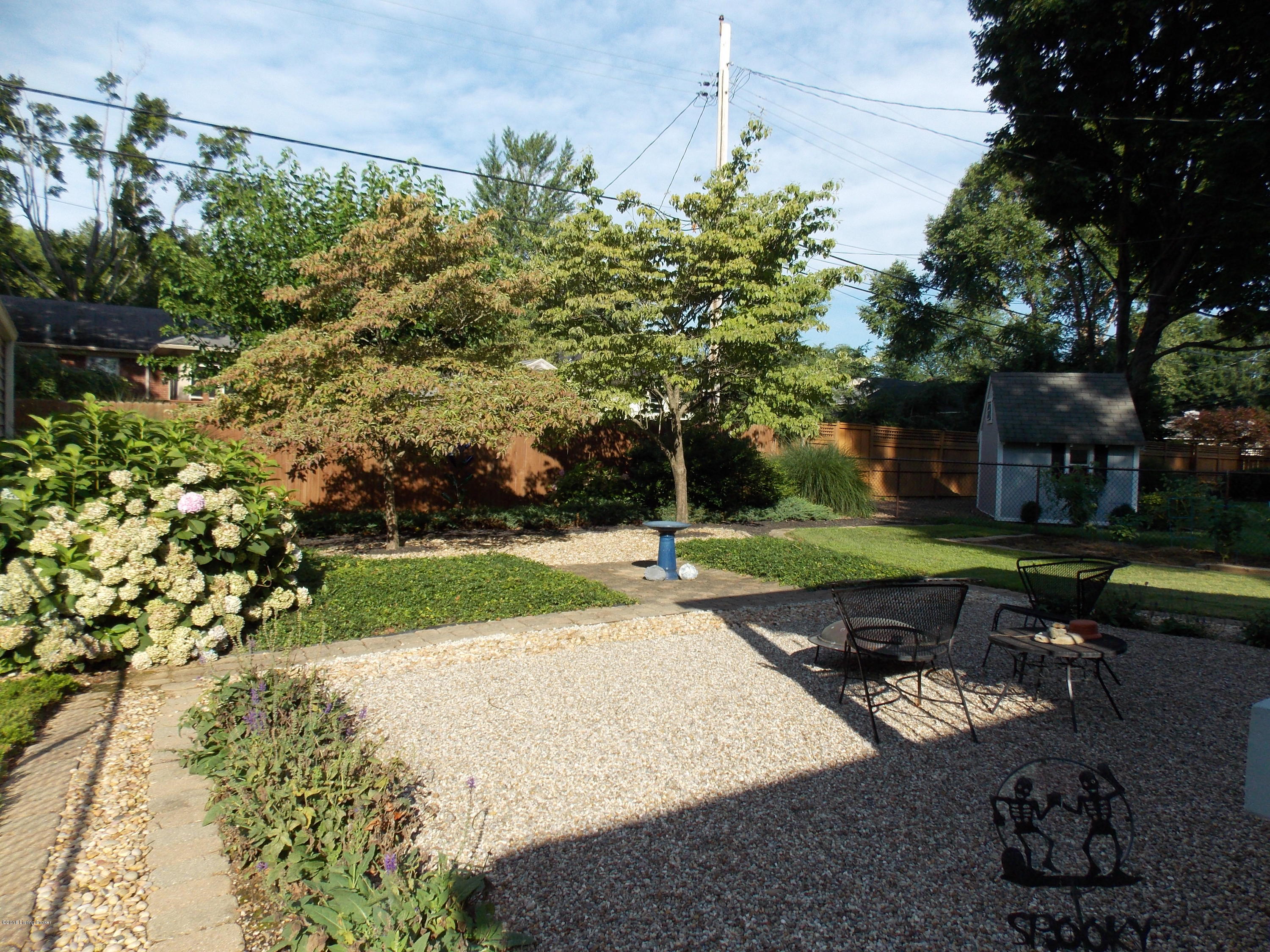 218 Alcott Road Louisville, KY 40207 - Photo 39 of 47 40-c