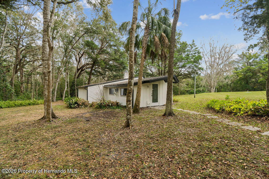 26262 Lake Lindsey Road Brooksville, FL 34601 - Photo 6 of 53 41570_695c7d4d5bd68_01.06.2026_image-6