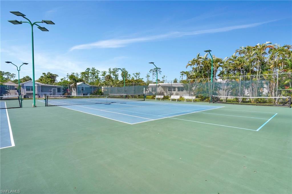 10709 Roseate Spoonbill Circle Estero, FL 33928 - Photo 31 of 32 a view of a basketball court