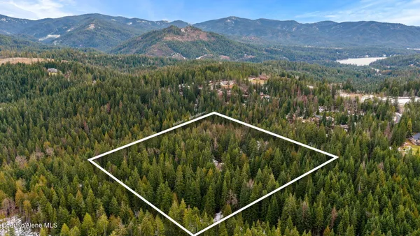 $899,000 | 17875 North Richards Drive, Hayden, ID 83835