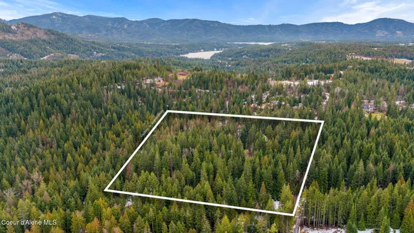 $899,000 | 17875 North Richards Drive, Hayden, ID 83835