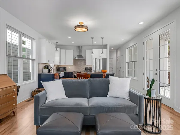 $550,000 | 60 Skyvue Court, Saluda, NC 28773