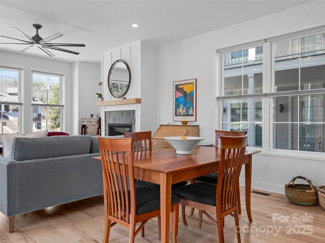 $575,000 | 60 Skyvue Court, Saluda, NC 28773