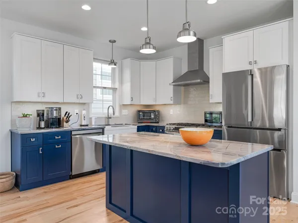 $550,000 | 60 Skyvue Court, Saluda, NC 28773