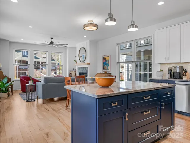 $575,000 | 60 Skyvue Court, Saluda, NC 28773