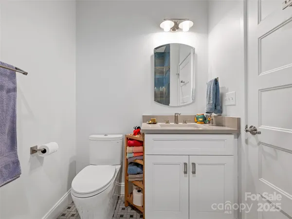 $550,000 | 60 Skyvue Court, Saluda, NC 28773