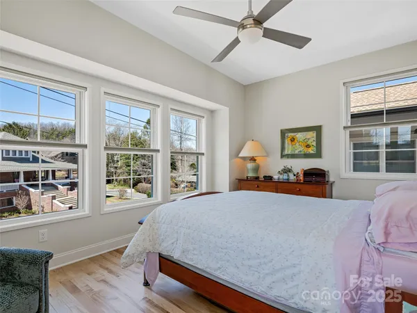 $550,000 | 60 Skyvue Court, Saluda, NC 28773