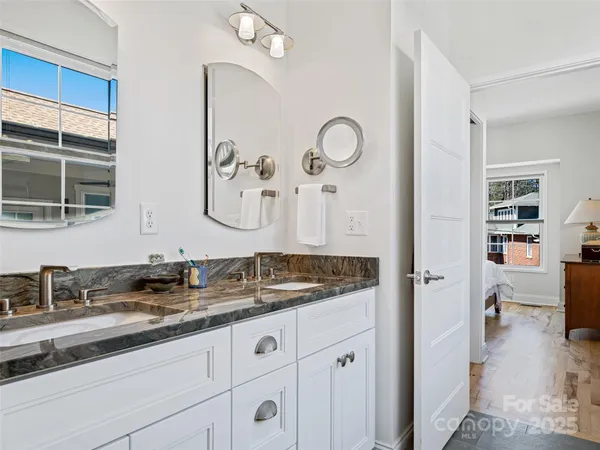 $550,000 | 60 Skyvue Court, Saluda, NC 28773