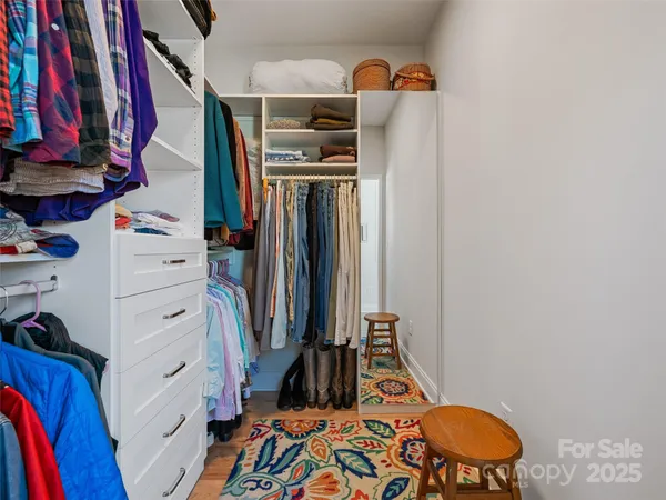 $550,000 | 60 Skyvue Court, Saluda, NC 28773