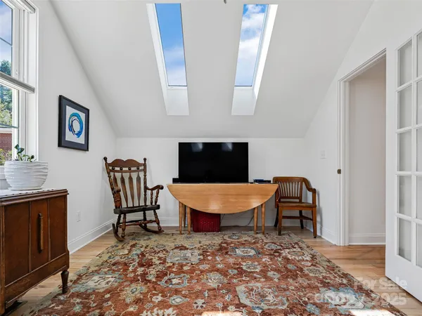 $550,000 | 60 Skyvue Court, Saluda, NC 28773