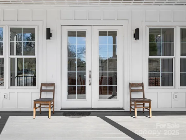 $550,000 | 60 Skyvue Court, Saluda, NC 28773