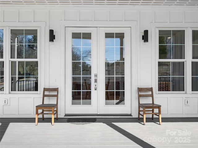 $575,000 | 60 Skyvue Court, Saluda, NC 28773