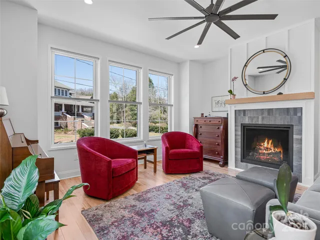 $575,000 | 60 Skyvue Court, Saluda, NC 28773