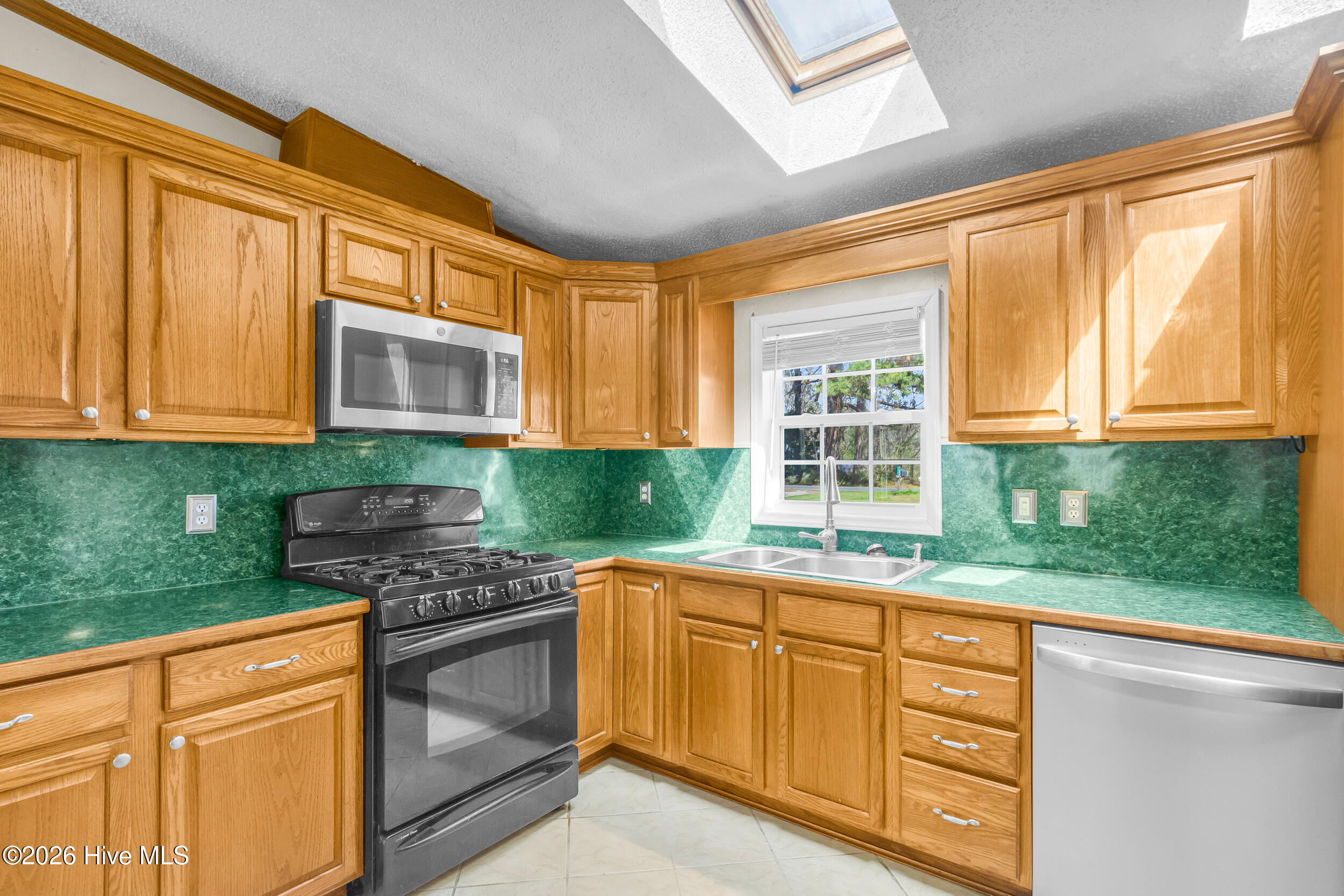 275 Bayleaf Road New Bern, NC 28560 - Photo 16 of 52 Kitchen