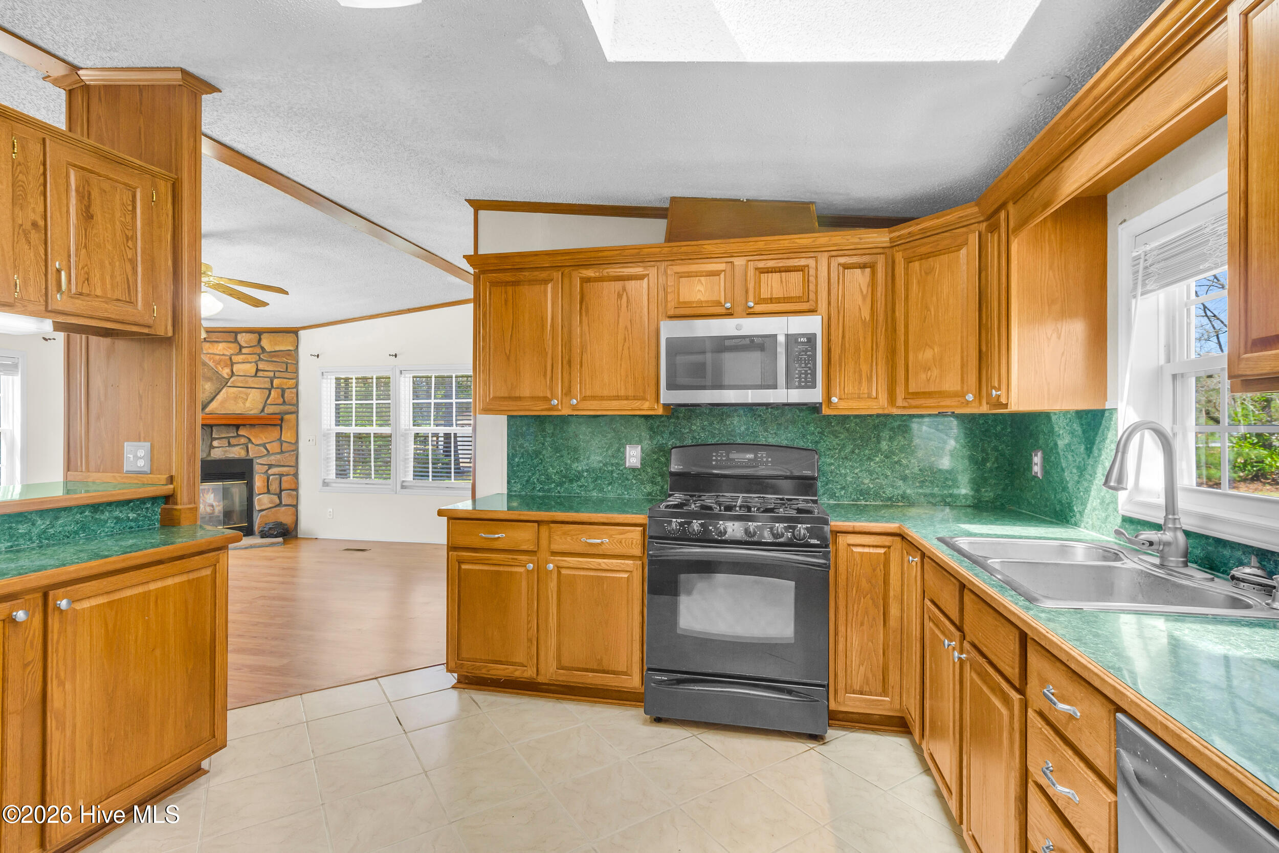 275 Bayleaf Road New Bern, NC 28560 - Photo 17 of 52 Kitchen