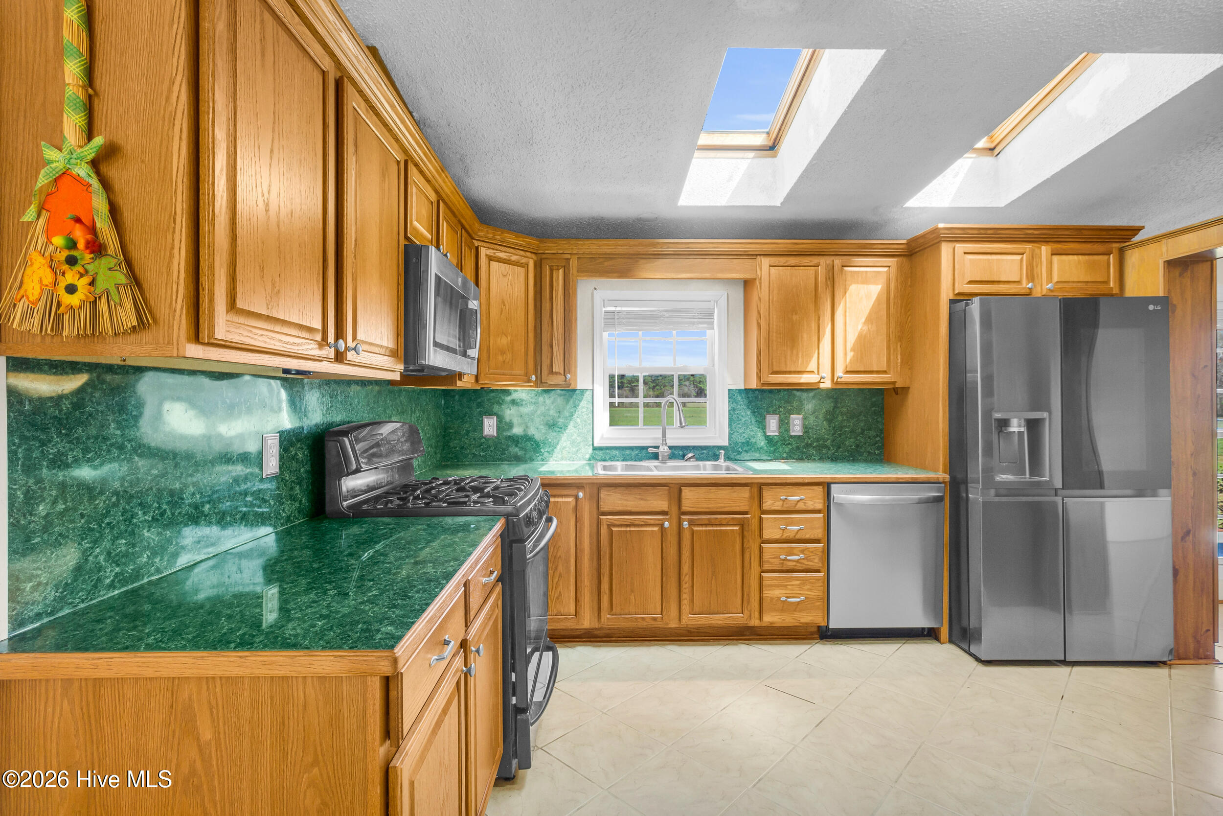 275 Bayleaf Road New Bern, NC 28560 - Photo 19 of 52 Kitchen