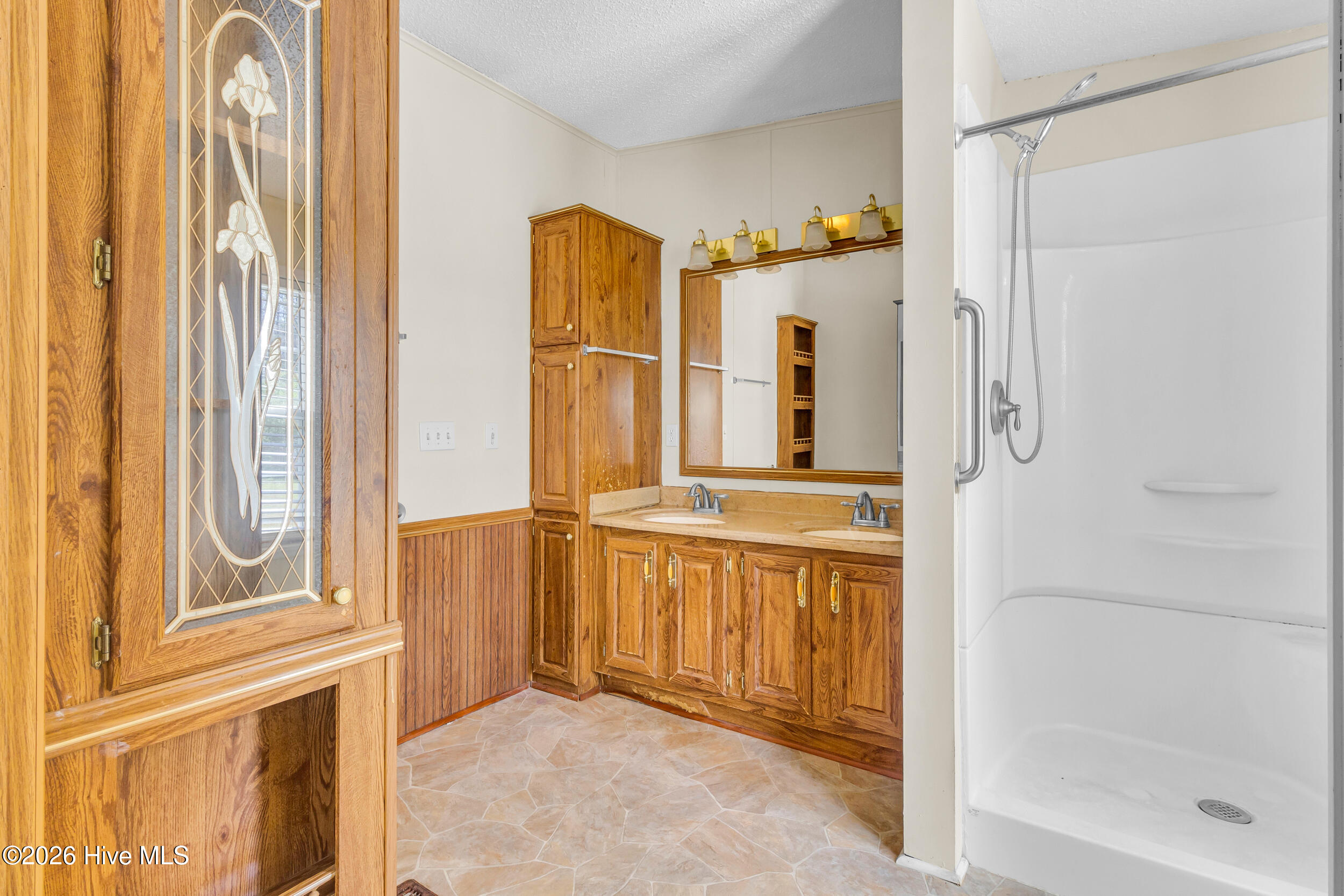 275 Bayleaf Road New Bern, NC 28560 - Photo 27 of 52 Owners Bathroom