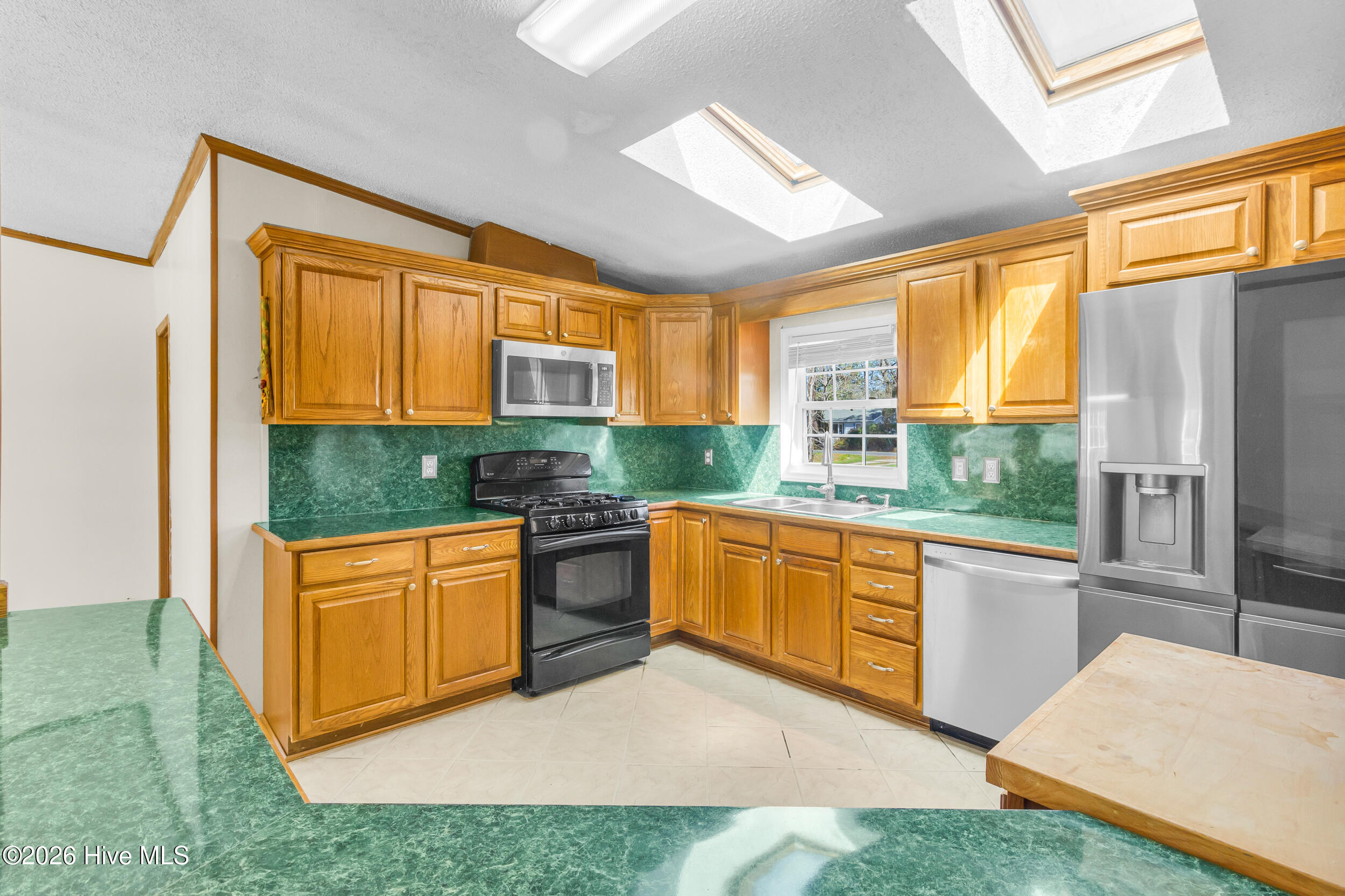 275 Bayleaf Road New Bern, NC 28560 - Photo 4 of 52 Kitchen