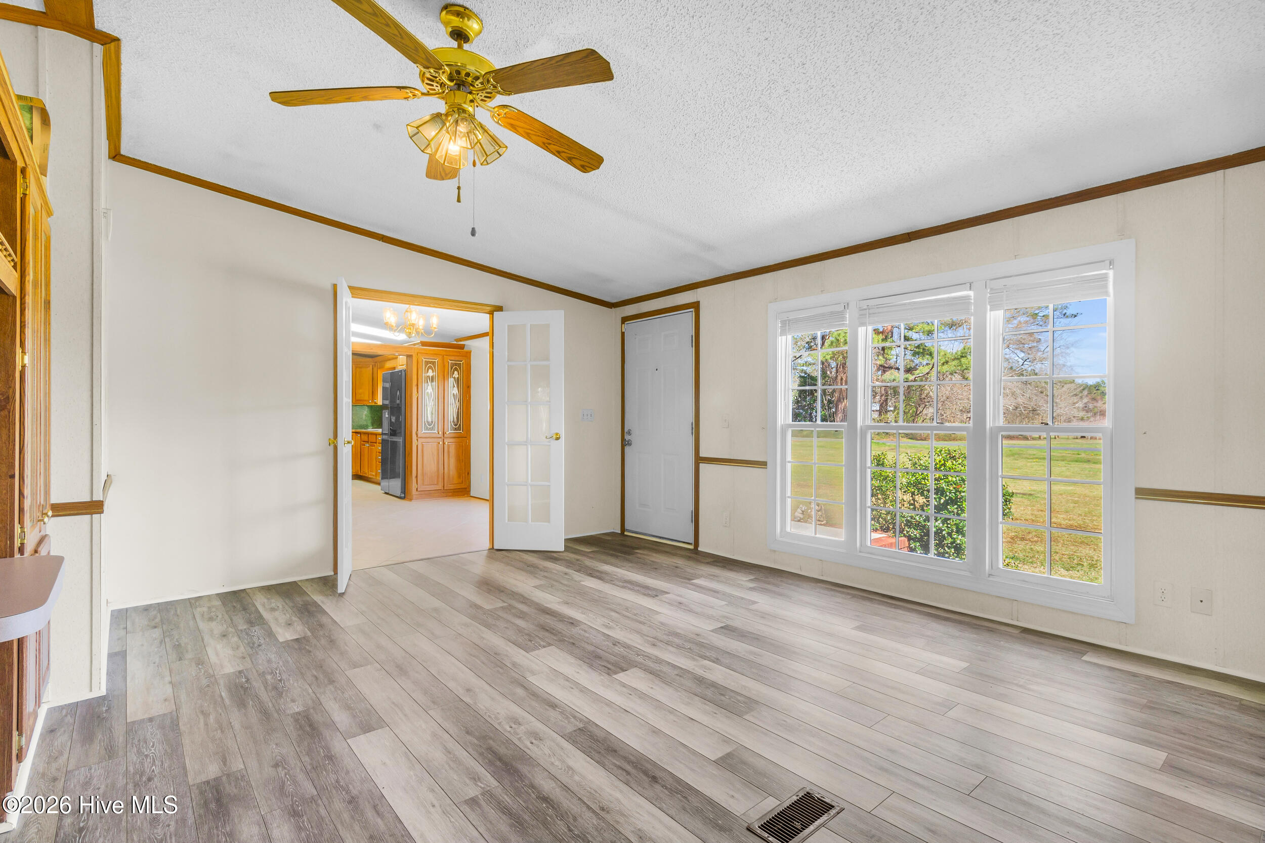 275 Bayleaf Road New Bern, NC 28560 - Photo 9 of 52 Living Room