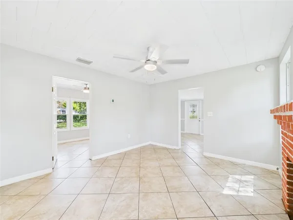 $219,900 | 348 Gordon Avenue, Dundee, FL 33838