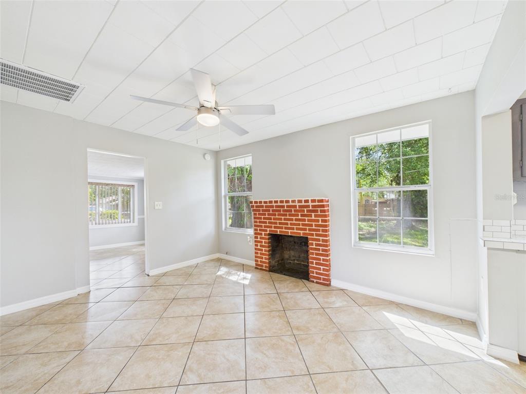 348 Gordon Avenue Dundee, FL 33838 - Photo 12 of 98