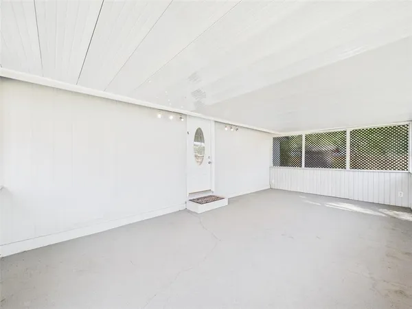 $219,900 | 348 Gordon Avenue, Dundee, FL 33838