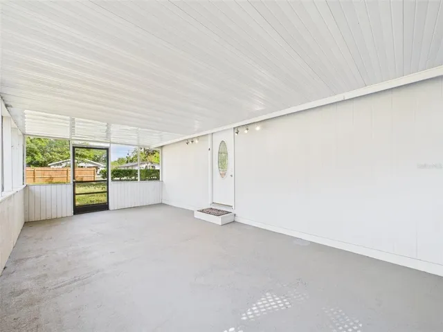 $219,900 | 348 Gordon Avenue, Dundee, FL 33838