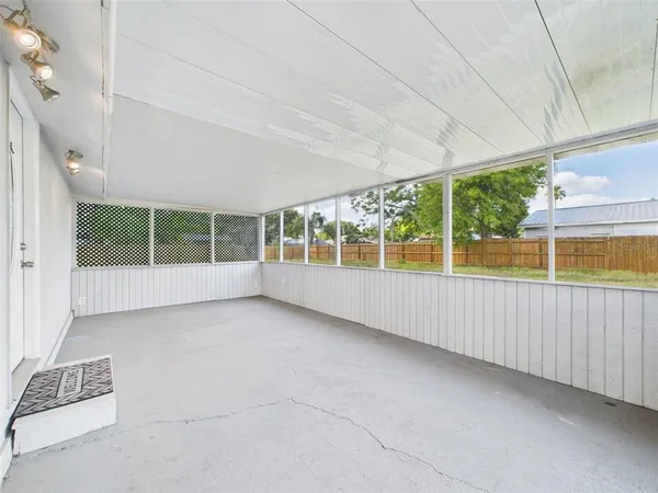 $219,900 | 348 Gordon Avenue, Dundee, FL 33838