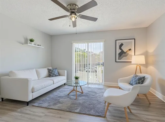 $219,900 | 348 Gordon Avenue, Dundee, FL 33838