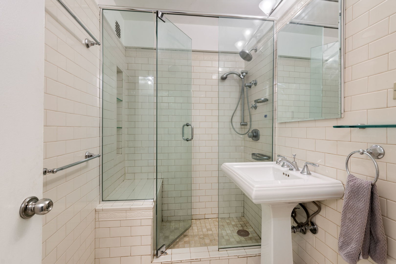 2909 North Sheridan Road, Unit 1104 Chicago, IL 60657 - Photo 7 of 16