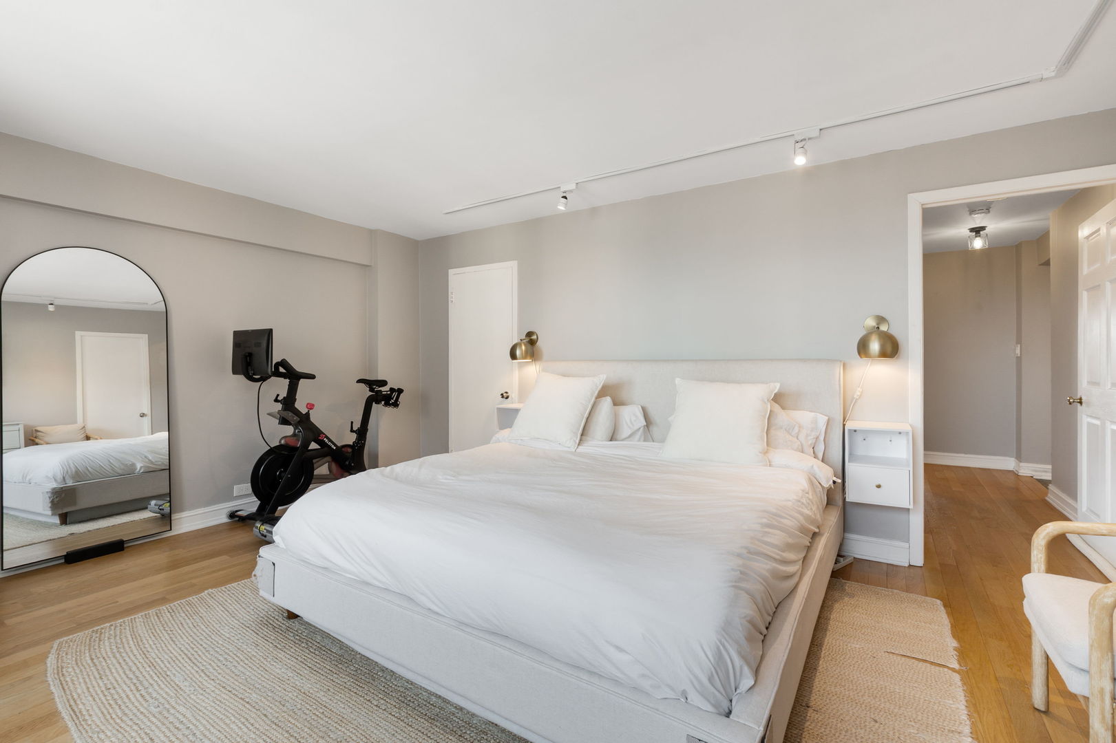 2909 North Sheridan Road, Unit 1104 Chicago, IL 60657 - Photo 9 of 16