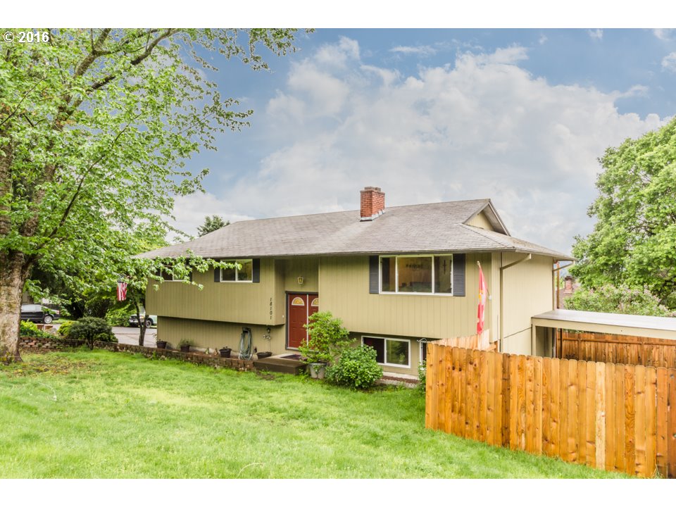 18101 Oatfield Road Gladstone, OR 97027 - Photo 1 of 28 Gallery Image 1