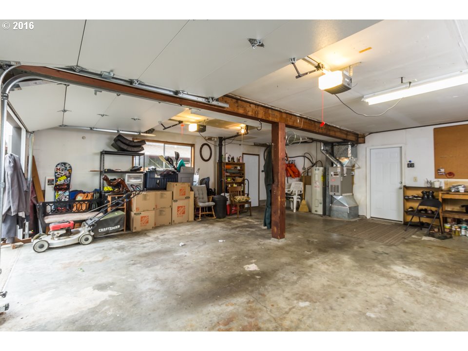 18101 Oatfield Road Gladstone, OR 97027 - Photo 14 of 28 Gallery Image 14