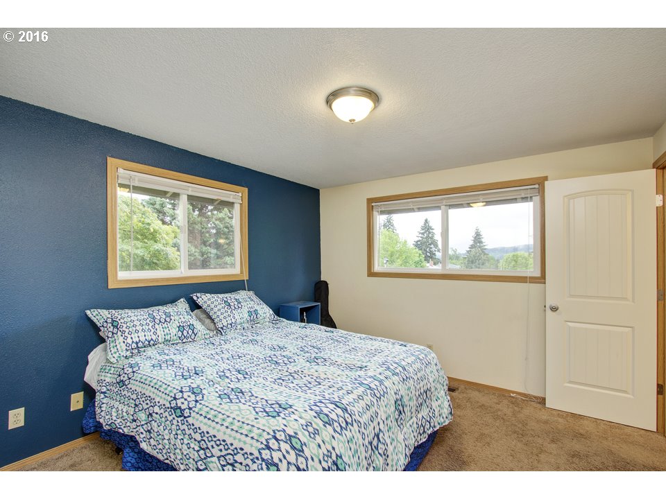 18101 Oatfield Road Gladstone, OR 97027 - Photo 18 of 28 Gallery Image 18