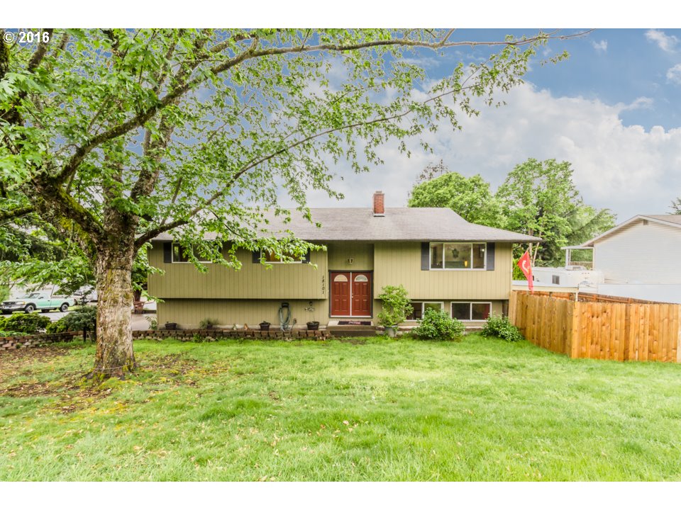 18101 Oatfield Road Gladstone, OR 97027 - Photo 2 of 28 Gallery Image 2