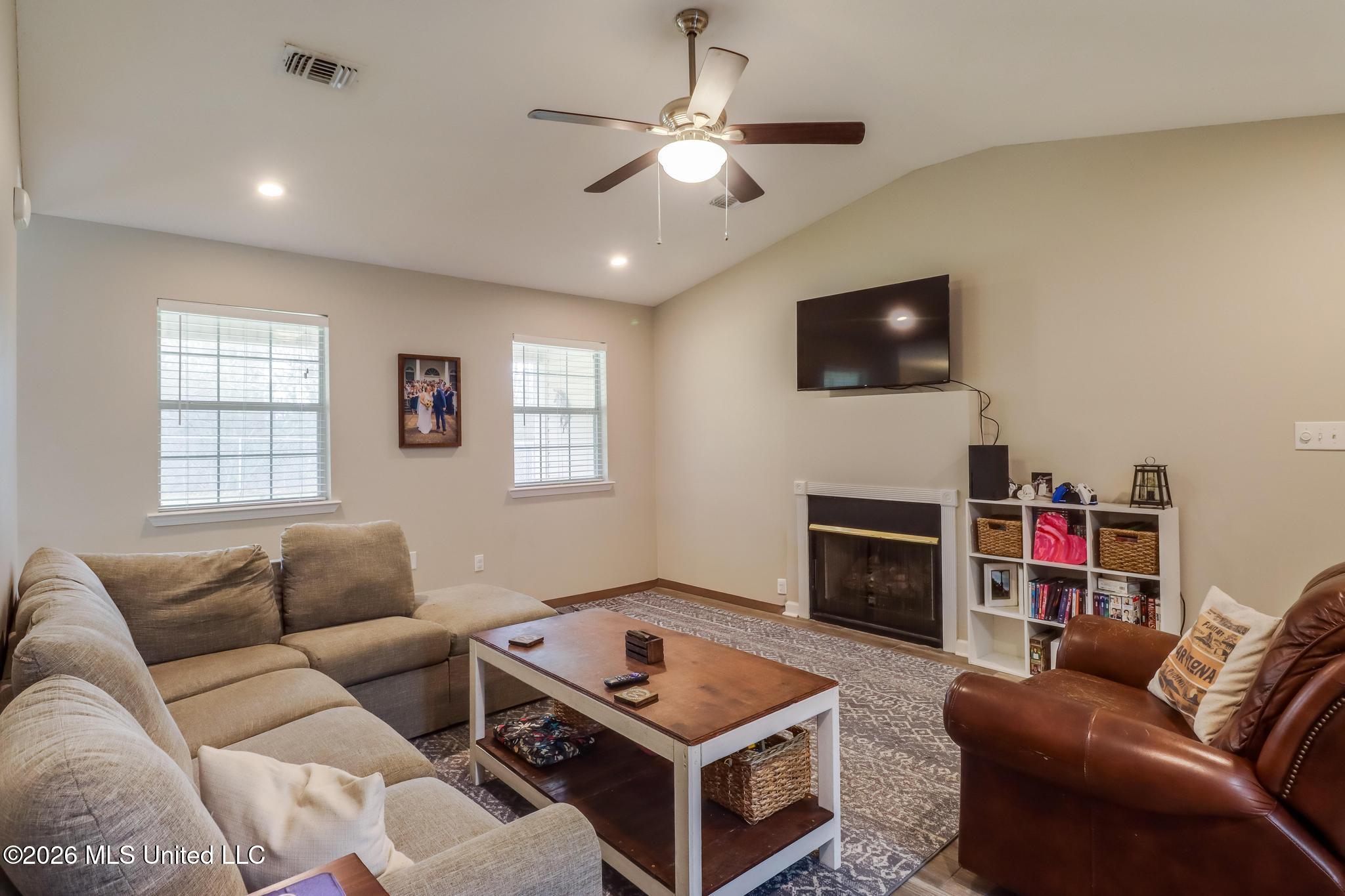 1438 New Hope Road Wiggins, MS 39577 - Photo 5 of 23 IMG_0361
