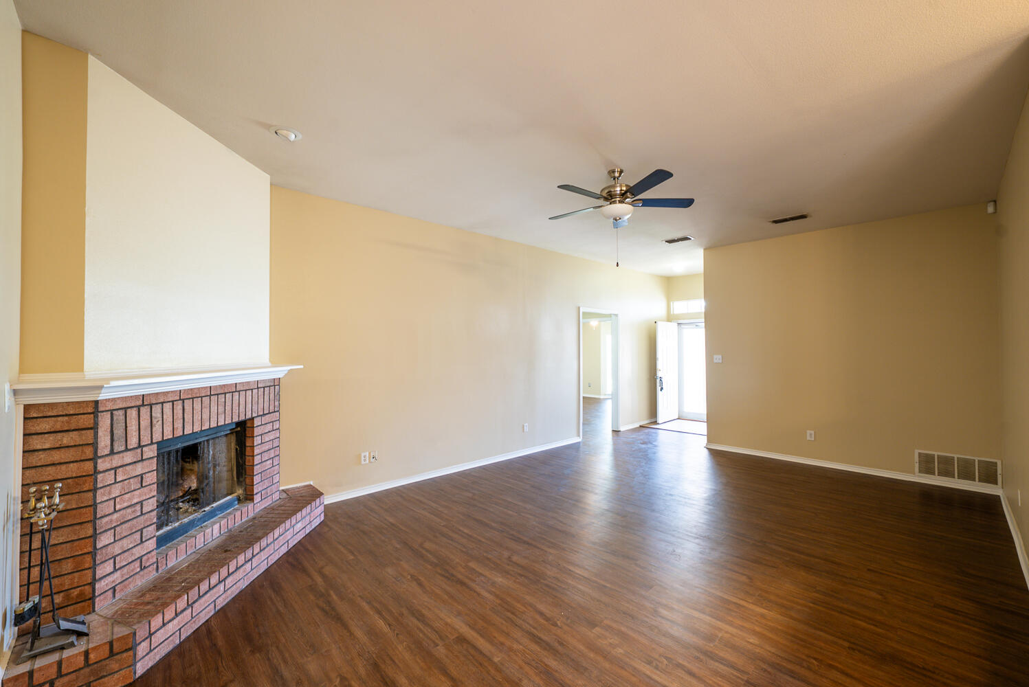 6717 89th Street Lubbock, TX 79424 - Photo 5 of 17 DSC09680
