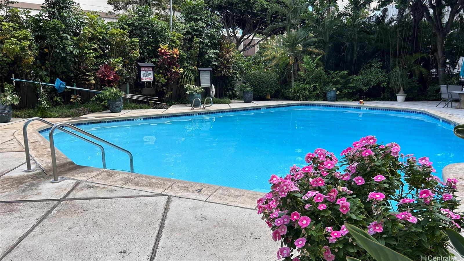 425 Ena Road, Unit 1208A Honolulu, HI 96815 - Photo 18 of 21 a view of swimming pool with sitting area and garden