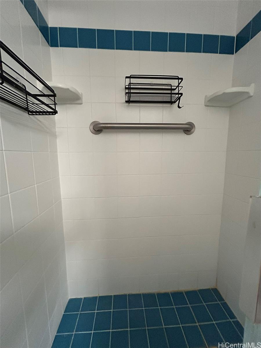 425 Ena Road, Unit 1208A Honolulu, HI 96815 - Photo 10 of 21 a view of a door