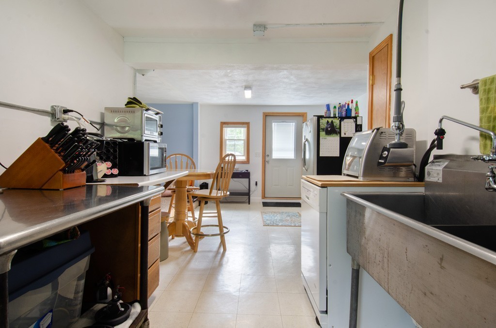 316 Framingham Road Marlborough, MA 01752 - Photo 20 of 30 Gallery Image 20