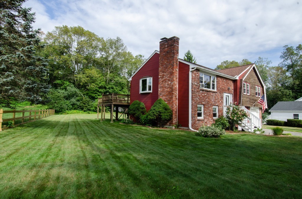 316 Framingham Road Marlborough, MA 01752 - Photo 2 of 30 Gallery Image 2