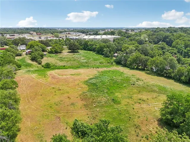 $1,100,000 | 116 Northeast 21st Road, Warrensburg, MO 64093